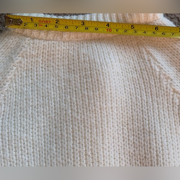 girls cape white knit Poncho w arm holes & fringe no label Timeless vintage 3T - Picture 6 of 8